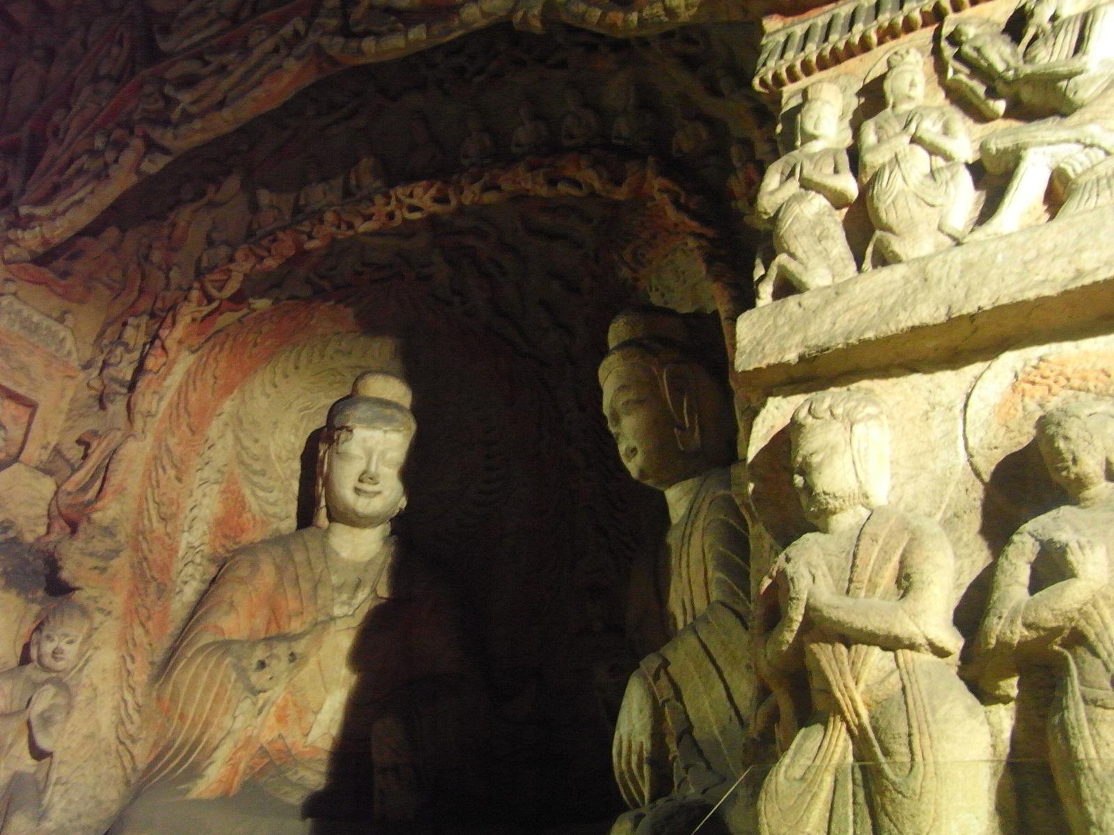 北方民族との戦いが繰り広げられた仏教遺産の町、大同(その5.ガンダーラ仏の影響を色濃く受けている雲崗石窟)